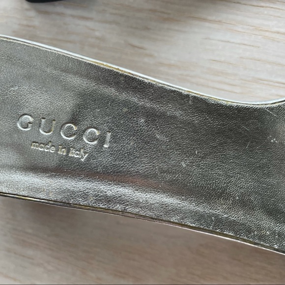 Authentic Gucci silver buckle strapped sandal with block heel - Picture 12 of 13